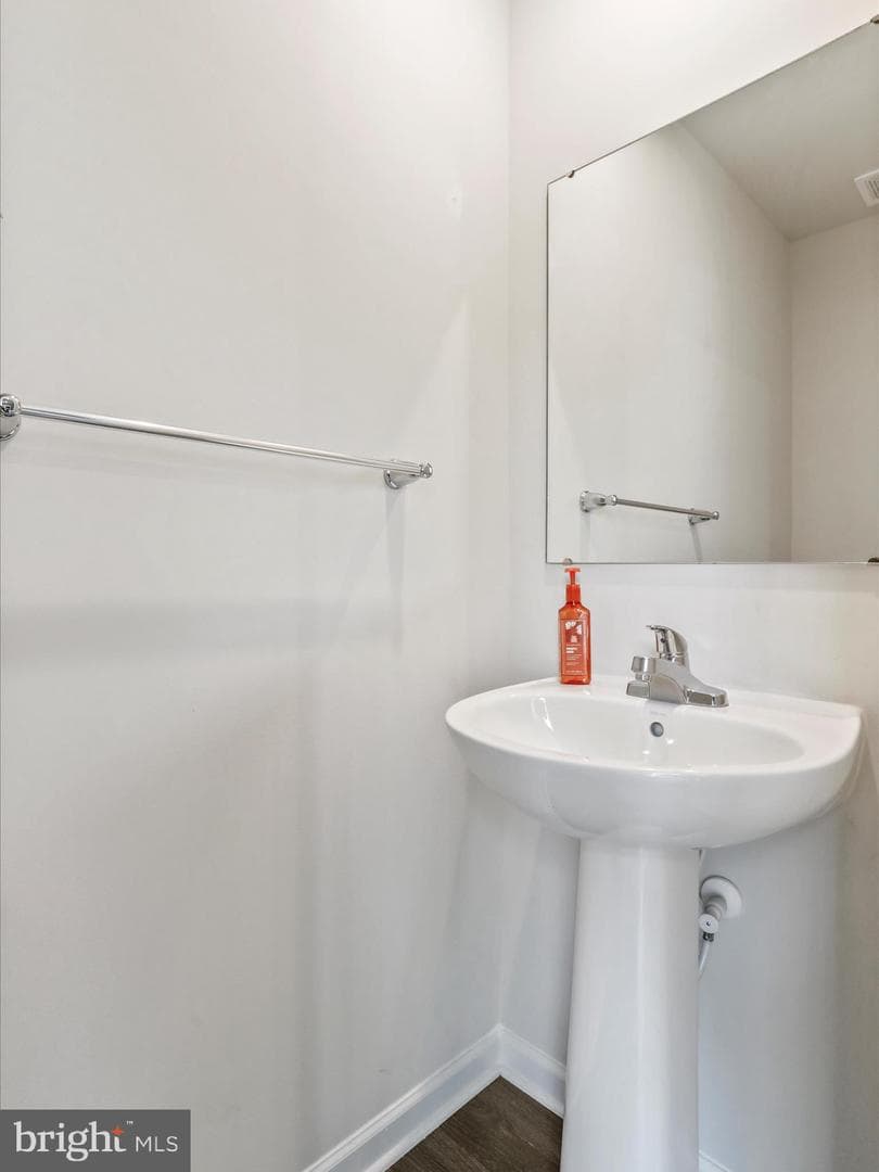 2824 Broadview Street photo 24
