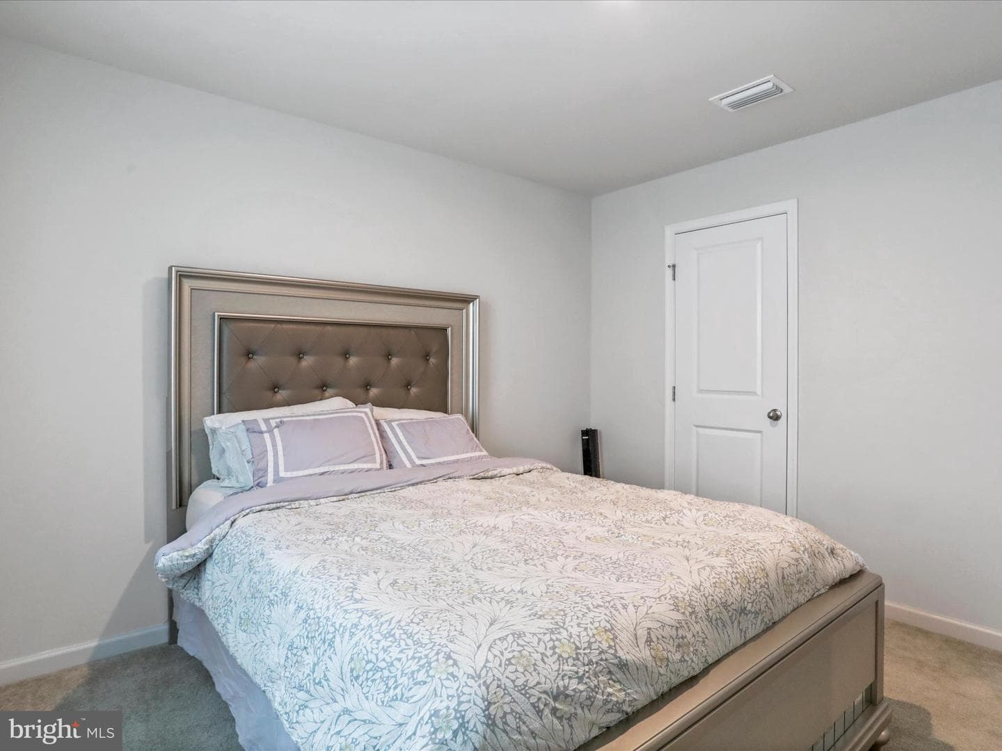 2824 Broadview Street photo 8
