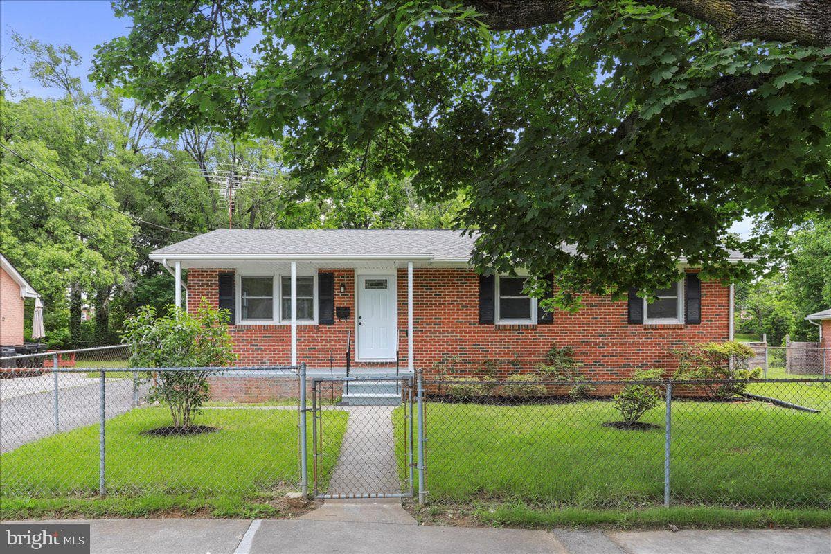 12 Montague Circle photo 1