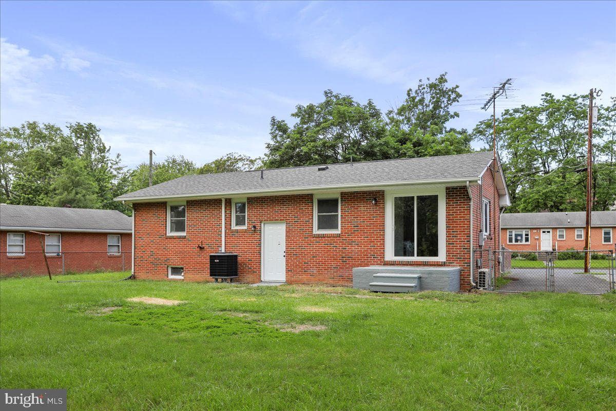 12 Montague Circle photo 31