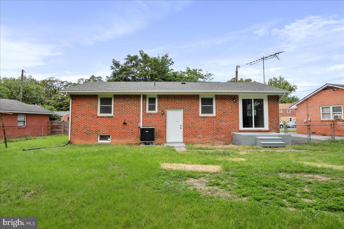 12 Montague Circle photo 32