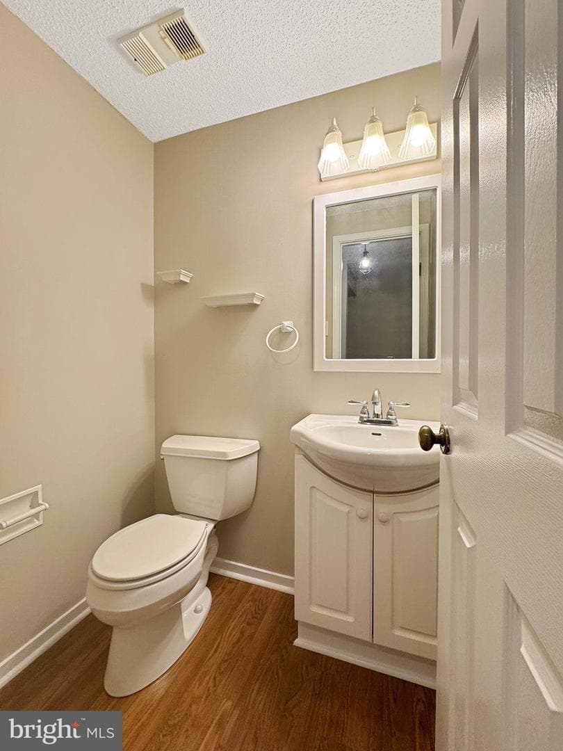 7 E Hart Street photo 17