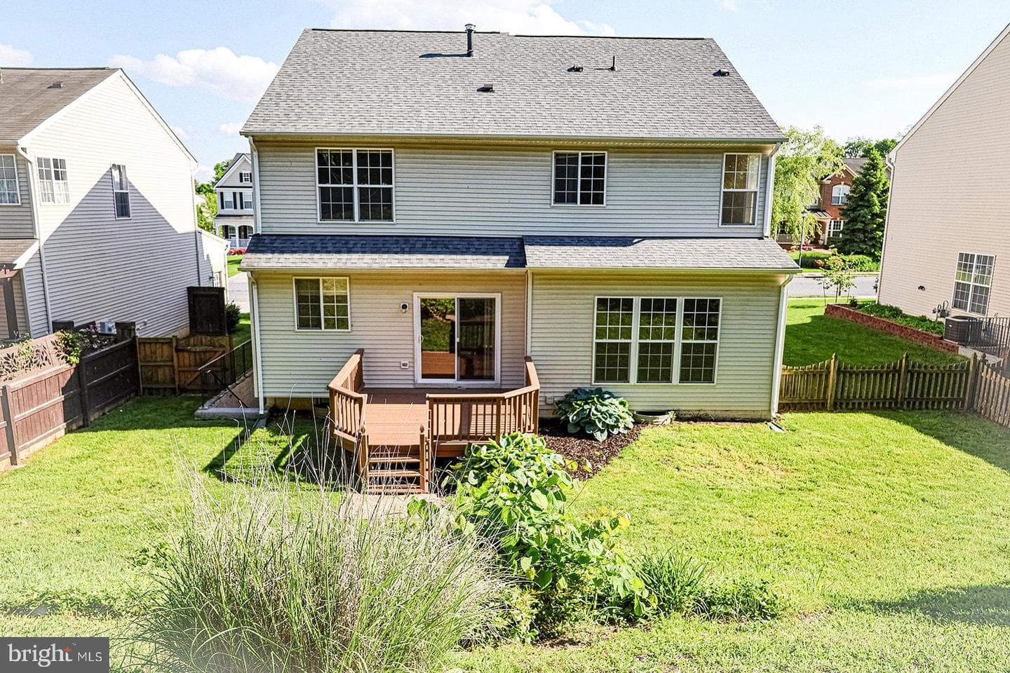 720 Beehive Way photo 2