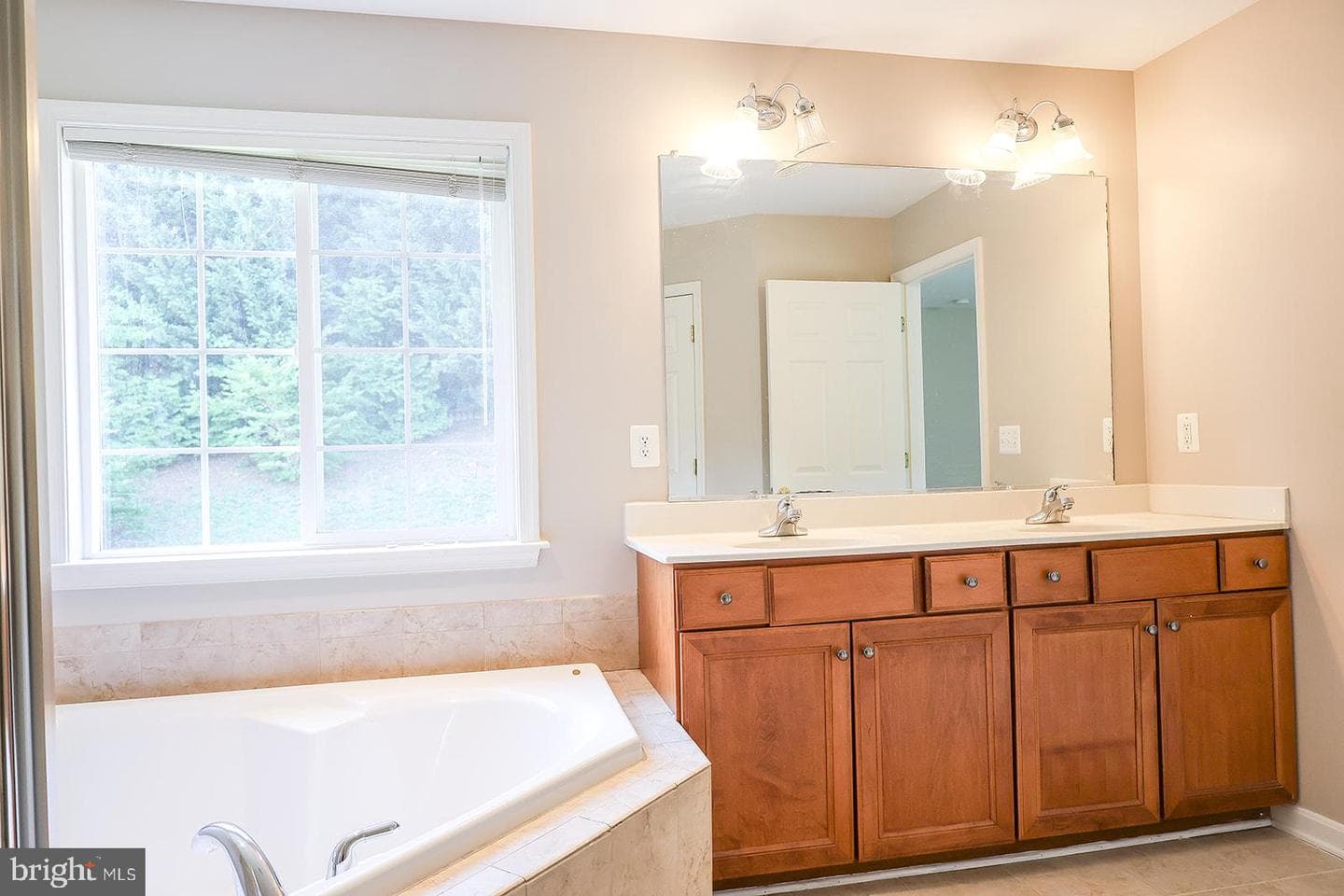 720 Beehive Way photo 28