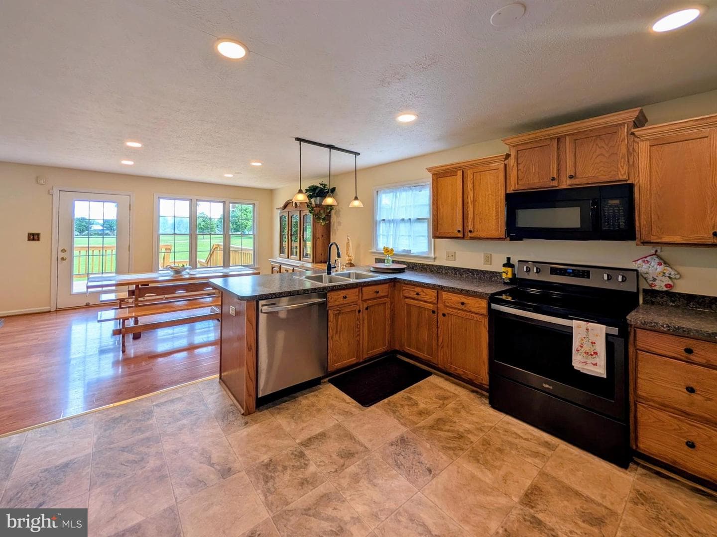 2620 Stonegate Drive photo 4