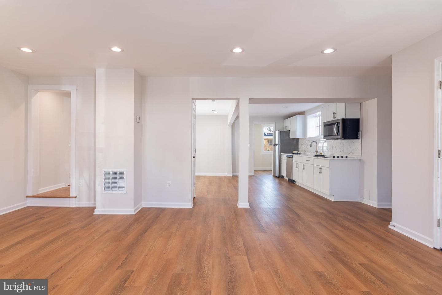 1004 S Cameron Street photo 10
