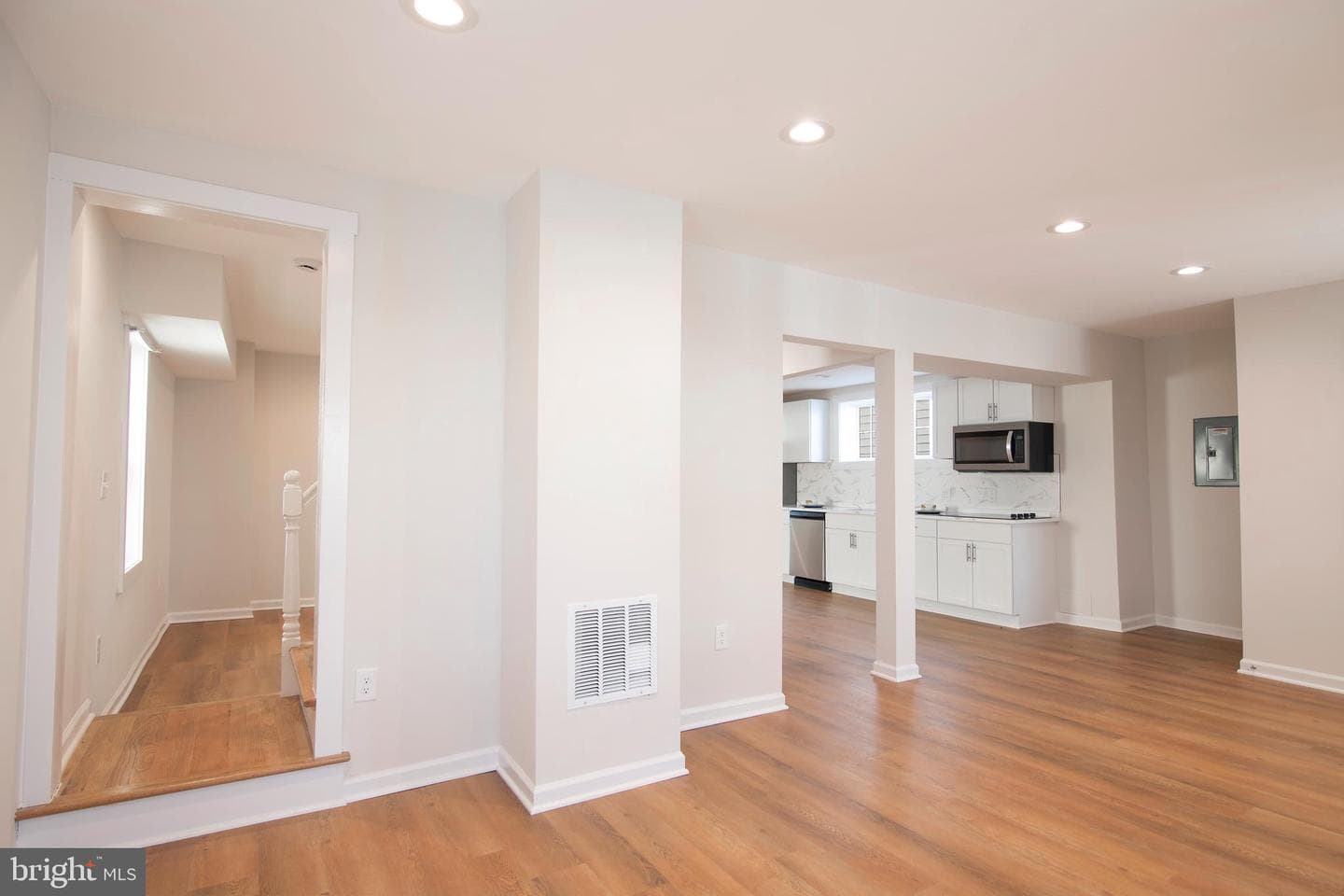 1004 S Cameron Street photo 9