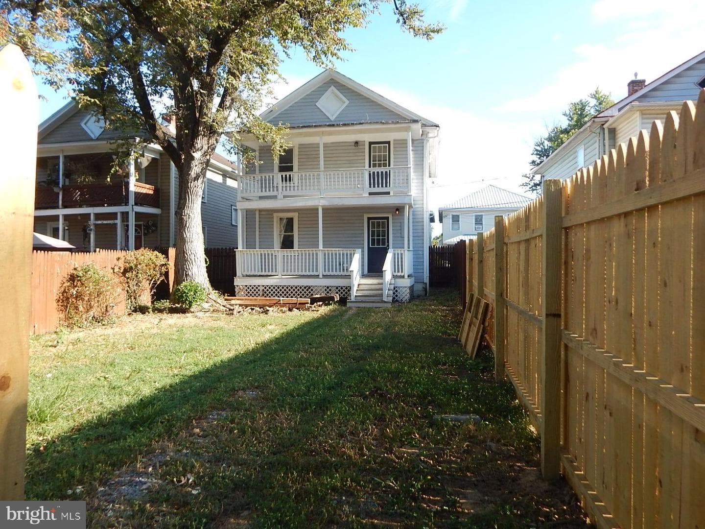 369 Charles Street photo 16