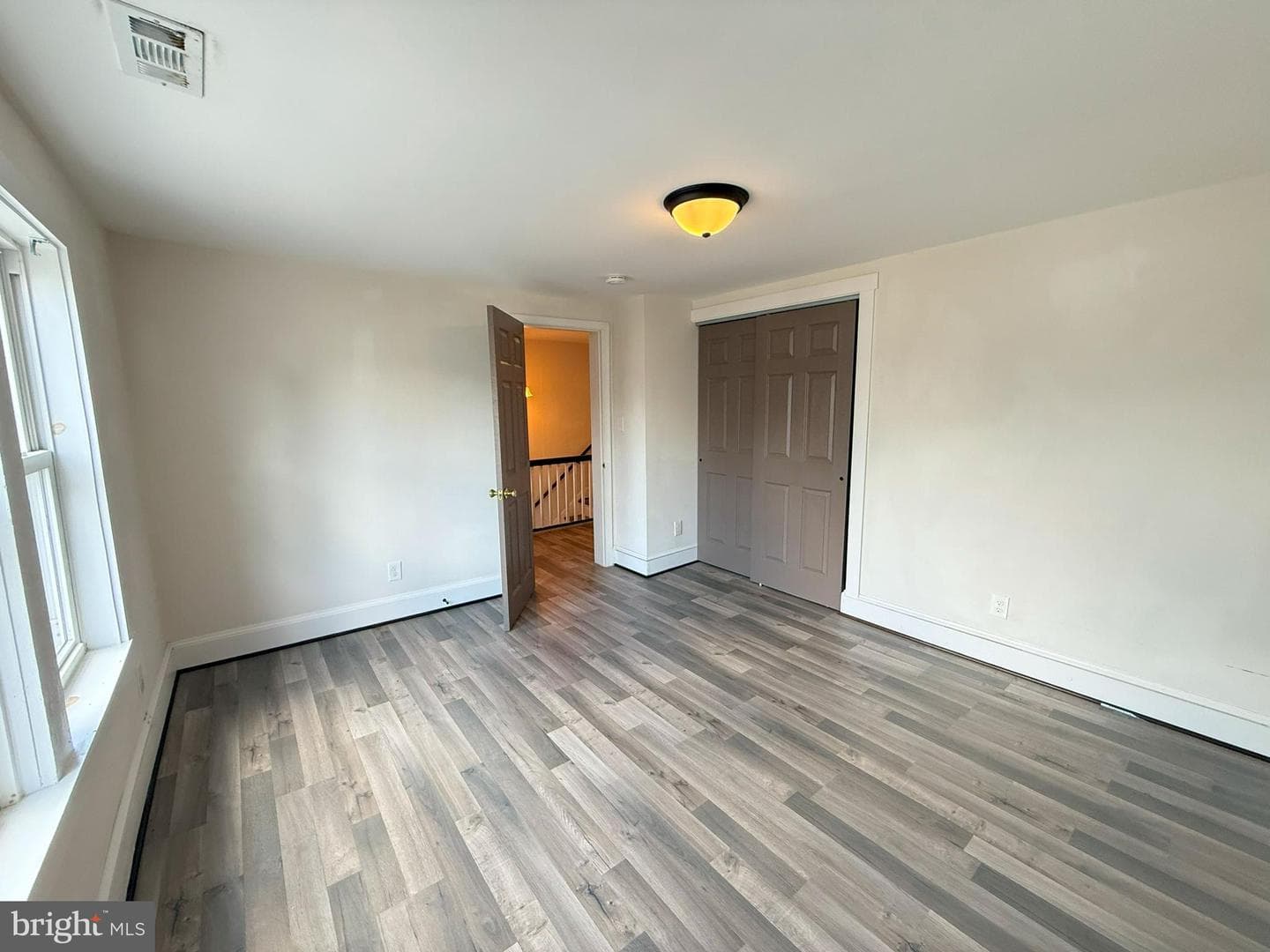 369 Charles Street photo 8