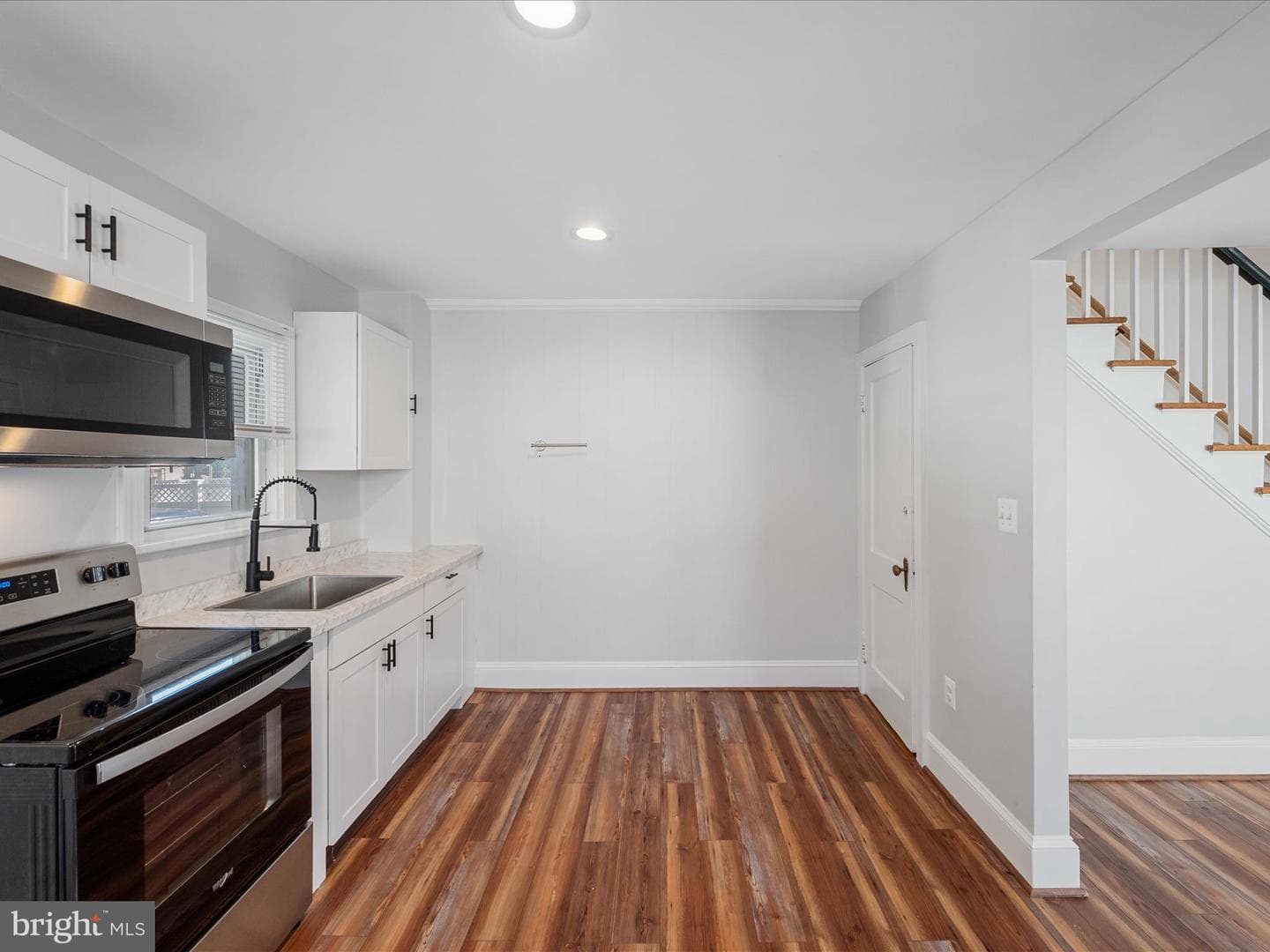 613 Watson Avenue photo 9