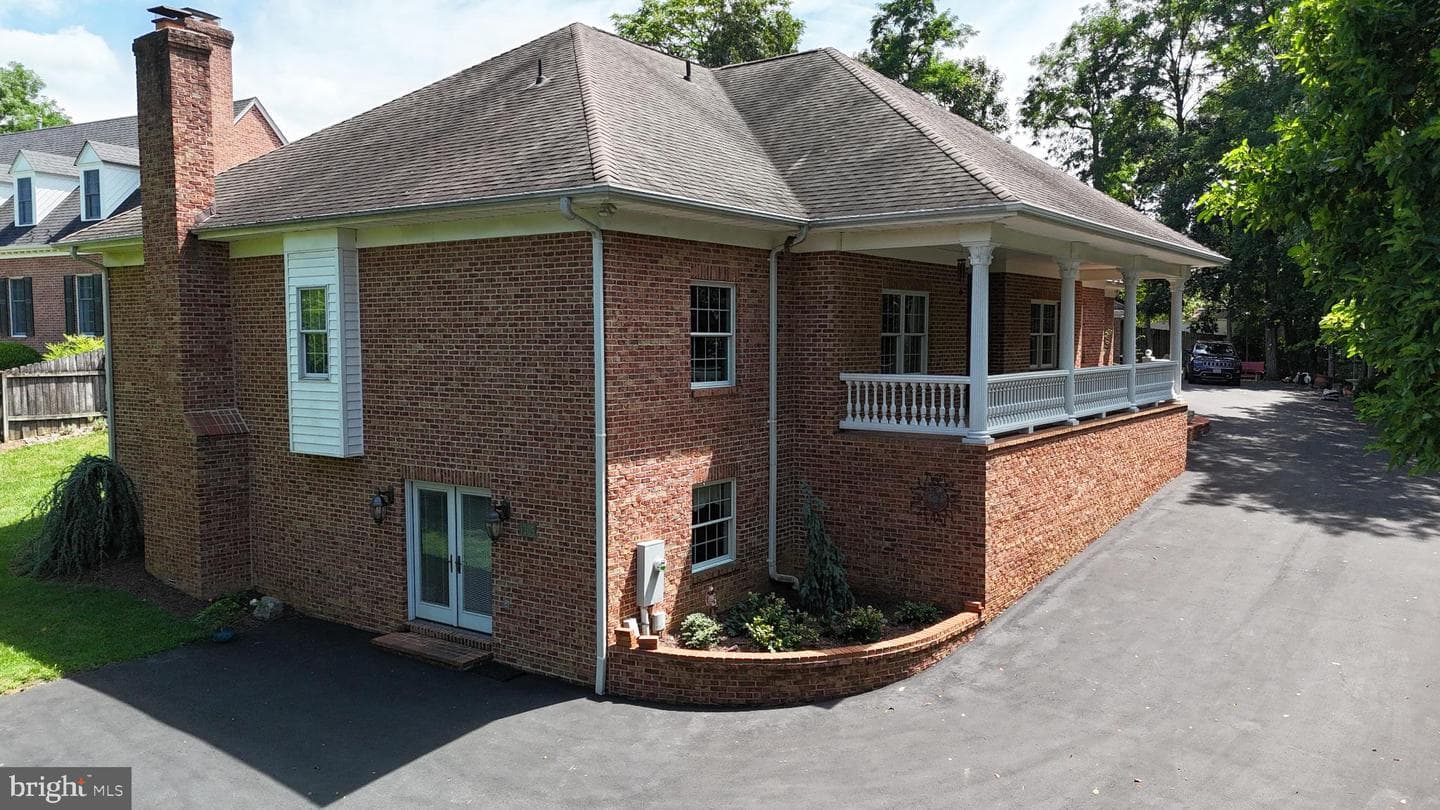 1205 Caroline Street photo 4