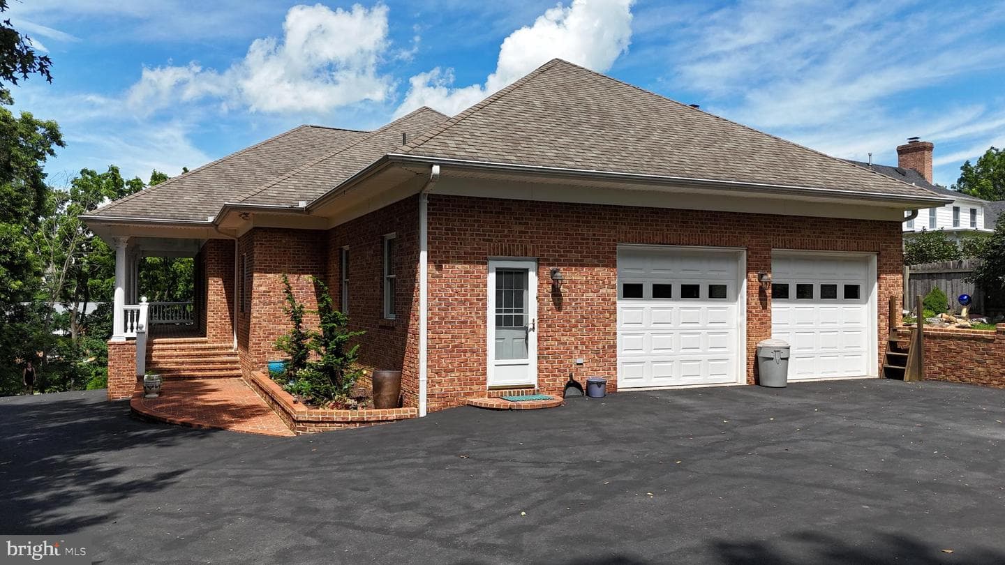 1205 Caroline Street photo 5