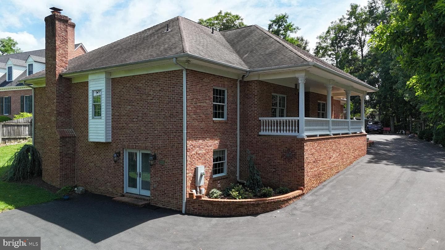 1205 Caroline Street photo 6