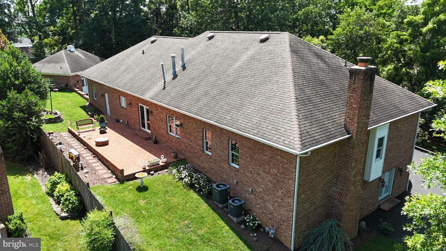 1205 Caroline Street photo 8
