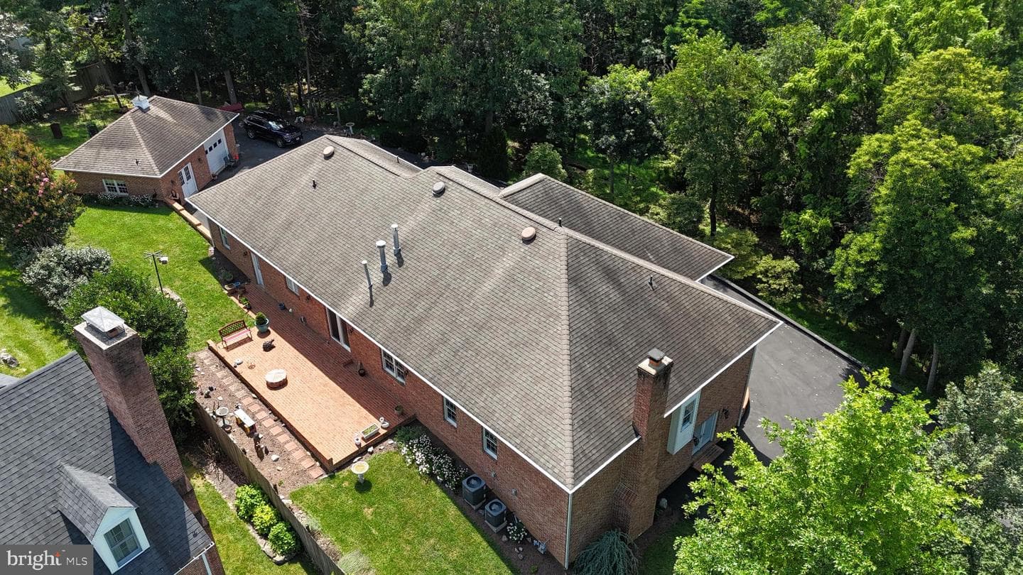 1205 Caroline Street photo 9