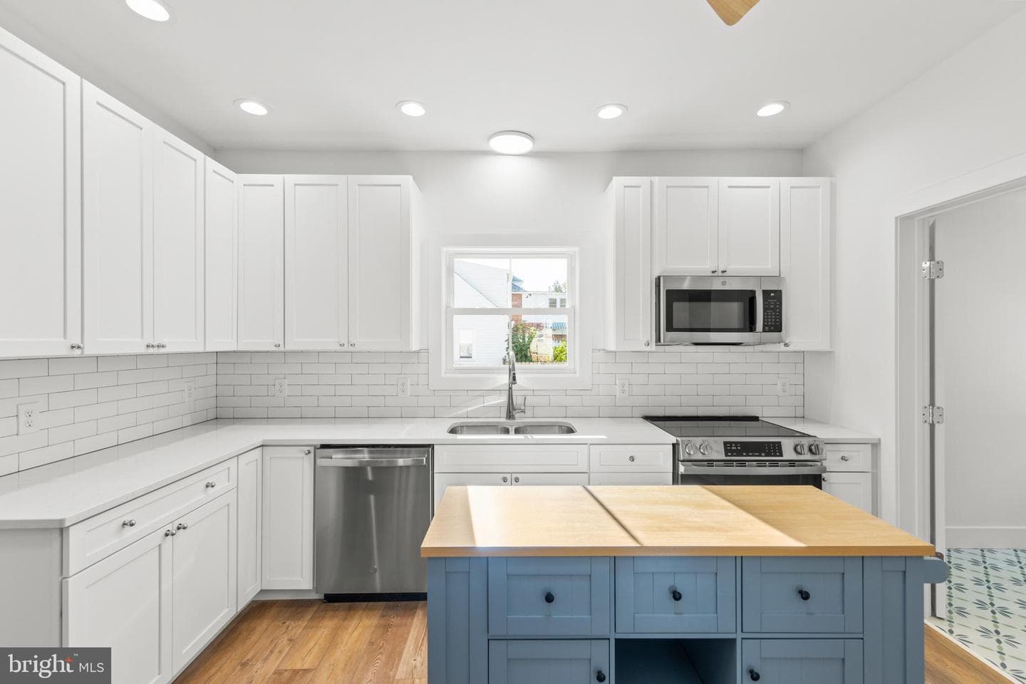 703 National Avenue photo 17