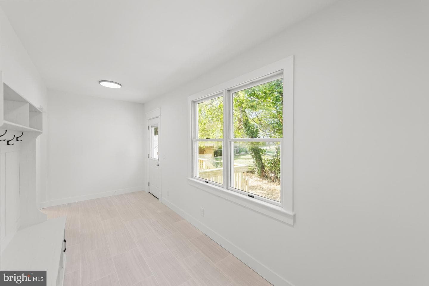 703 National Avenue photo 24