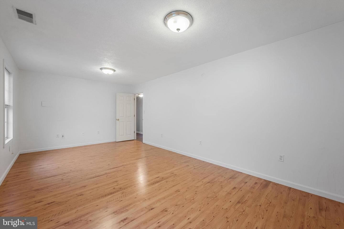 290 Green Street photo 27