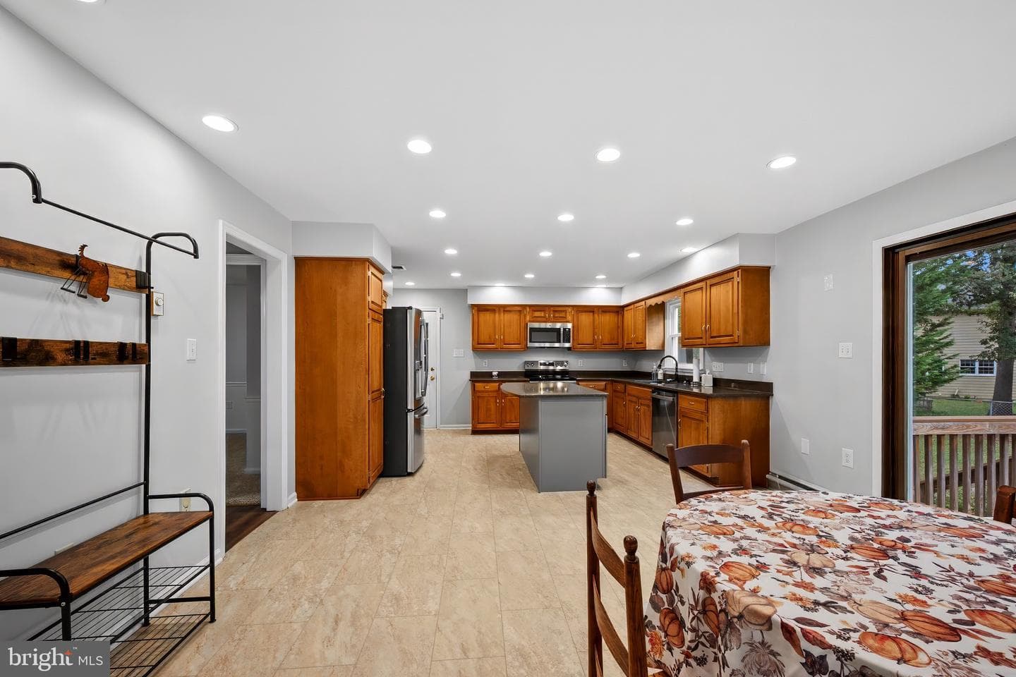 118 Russellcroft Road photo 10