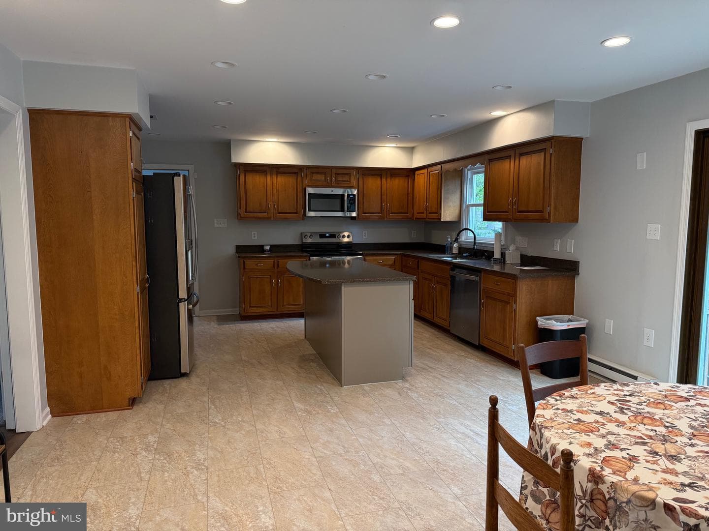 118 Russellcroft Road photo 17