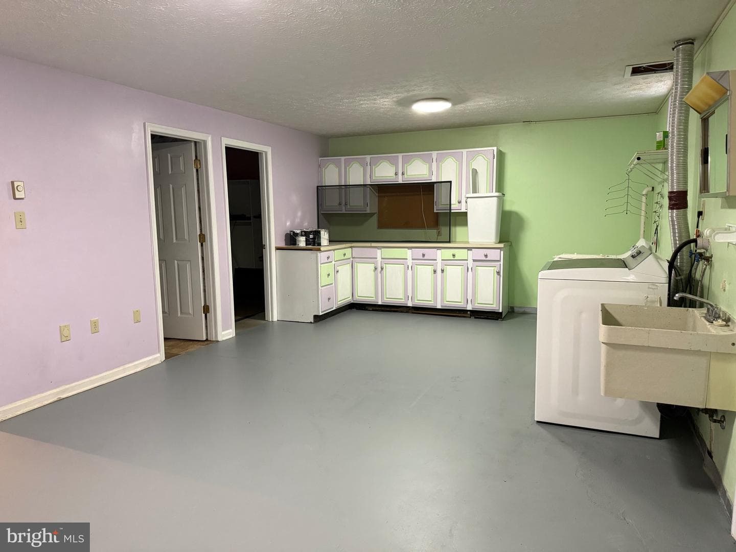 118 Russellcroft Road photo 35