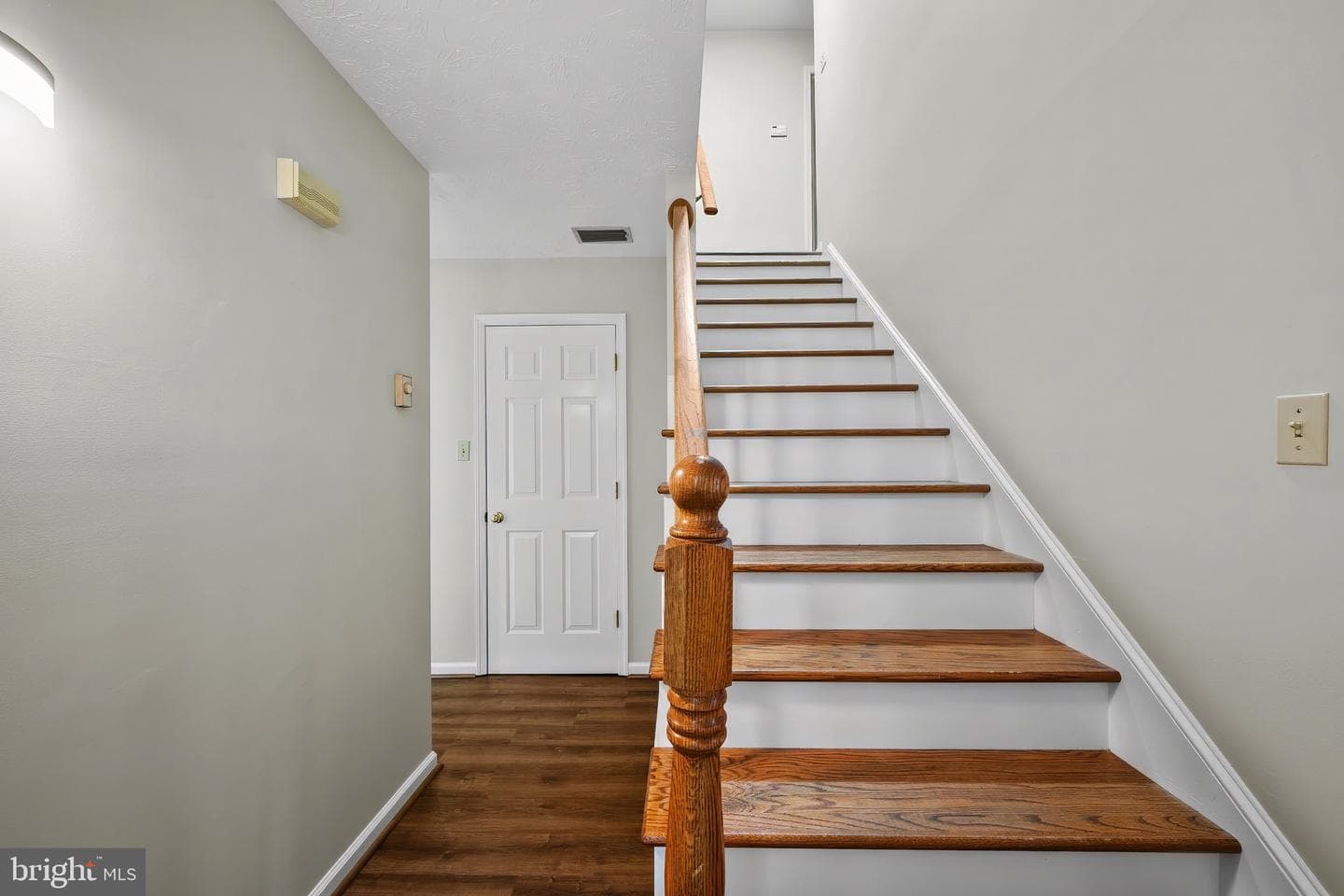 118 Russellcroft Road photo 4