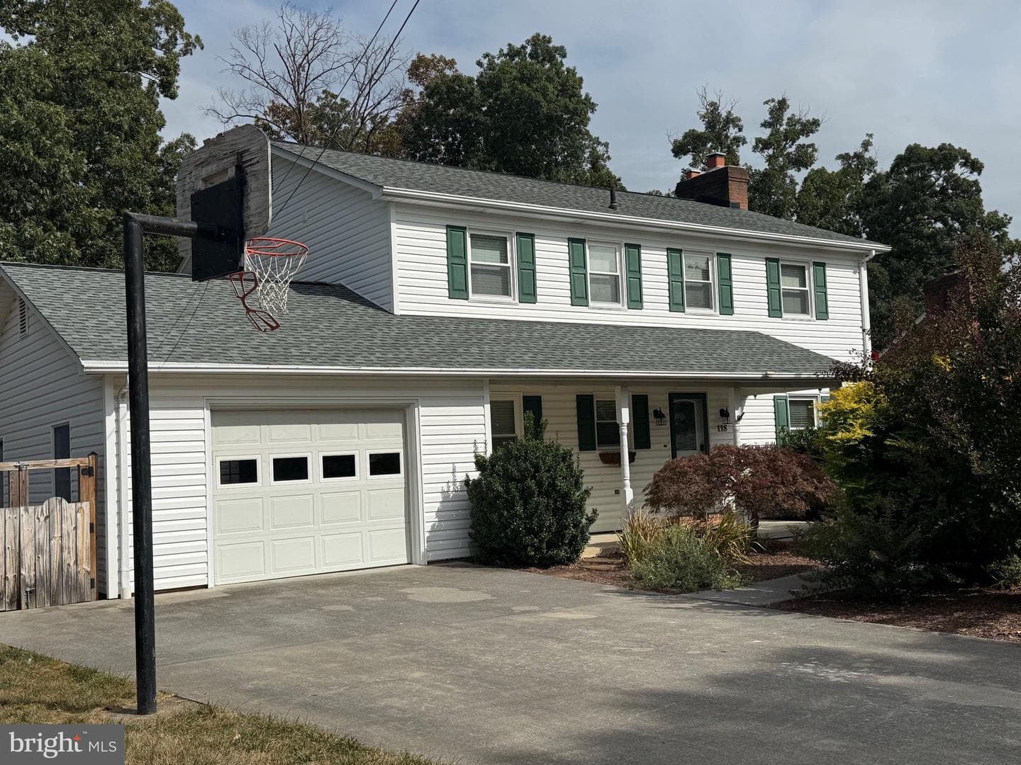 118 Russellcroft Road photo 46