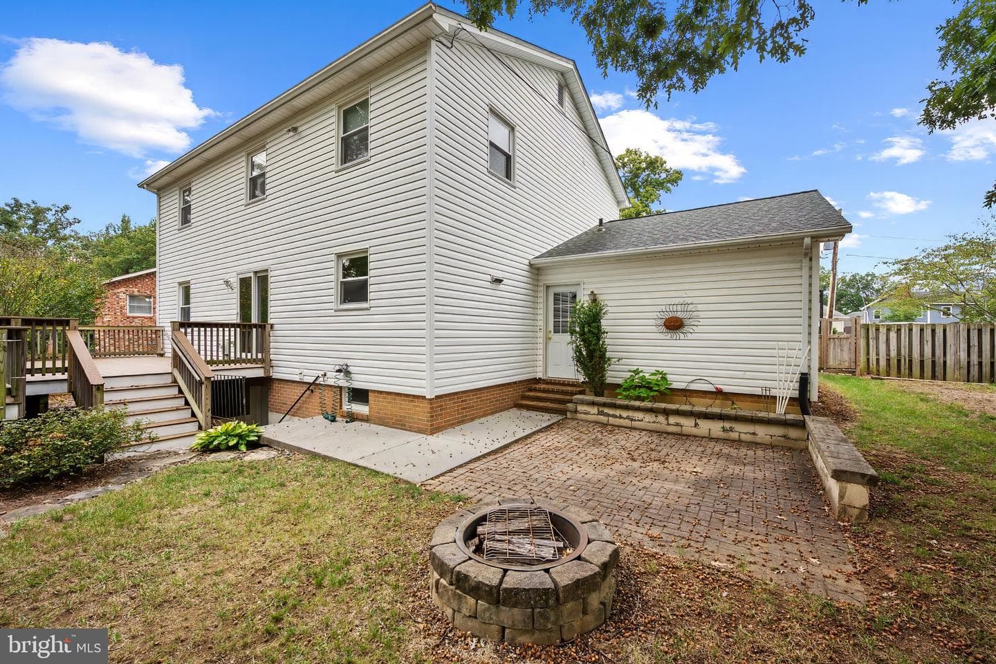 118 Russellcroft Road photo 57
