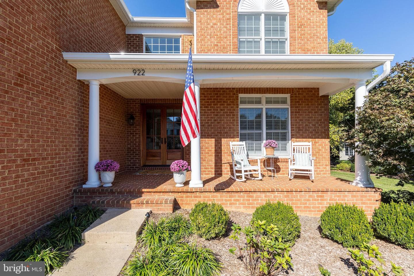 922 Meadow Court photo 2