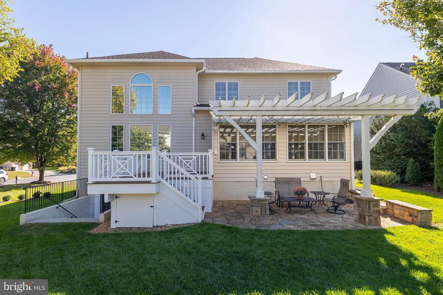 922 Meadow Court photo 3