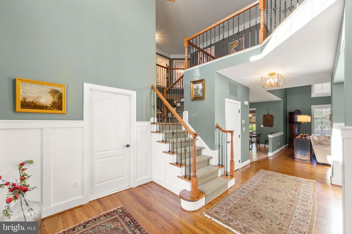 922 Meadow Court photo 4