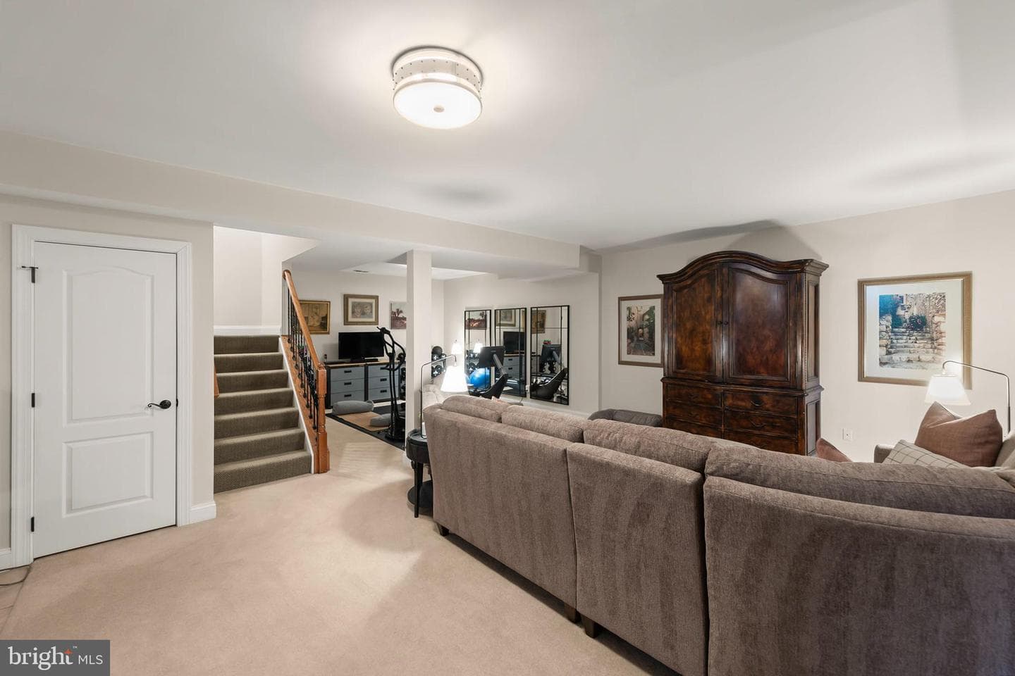 922 Meadow Court photo 49
