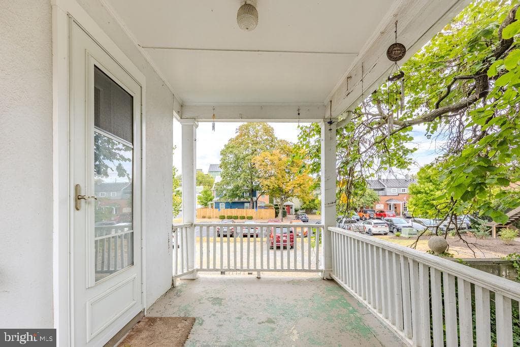 10-12 W Cecil Street photo 18