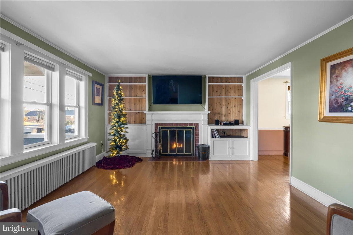 227 Miller Street photo 1