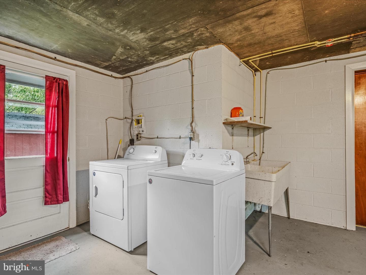 461 Imperial Street photo 27