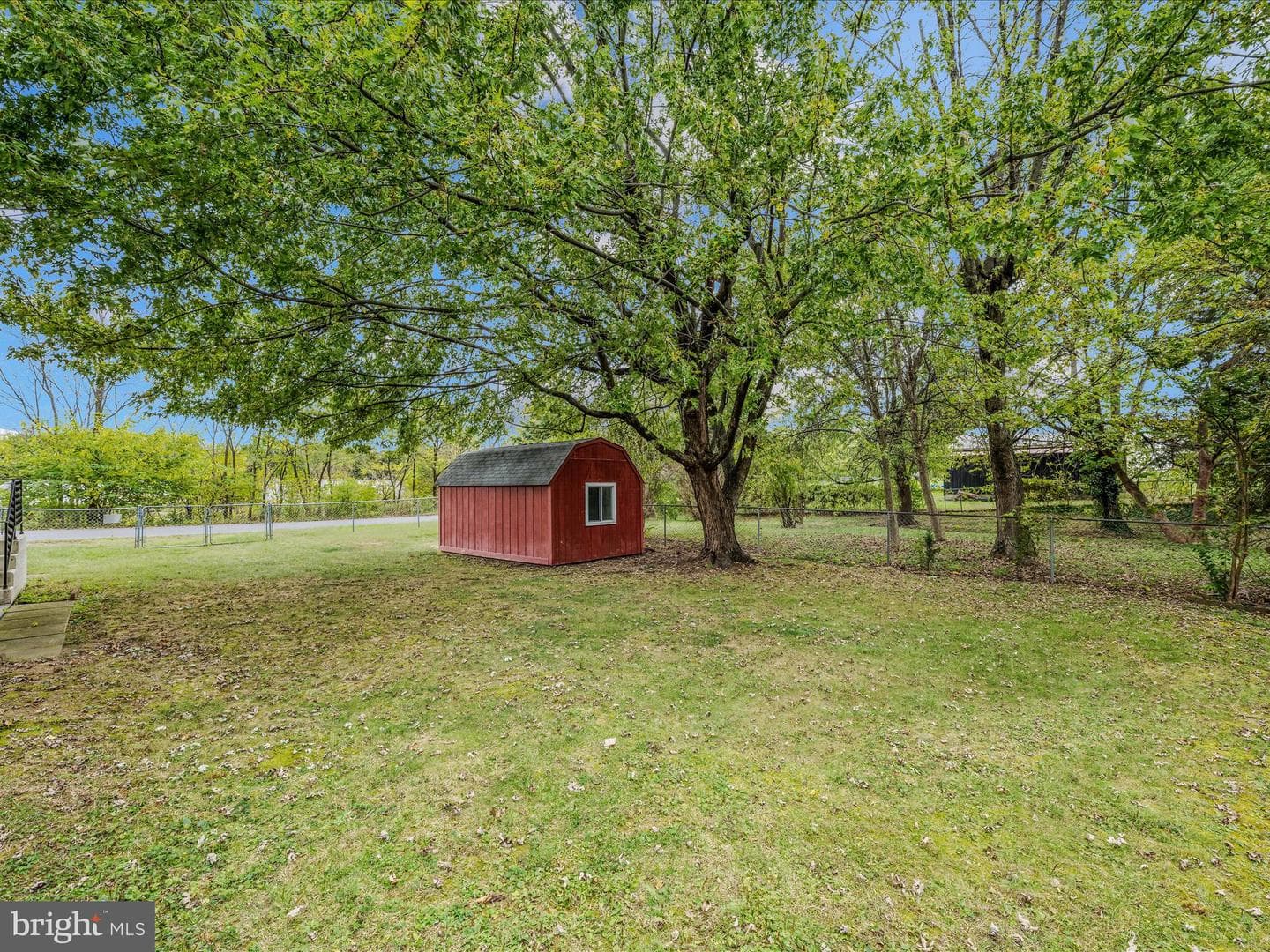 461 Imperial Street photo 32