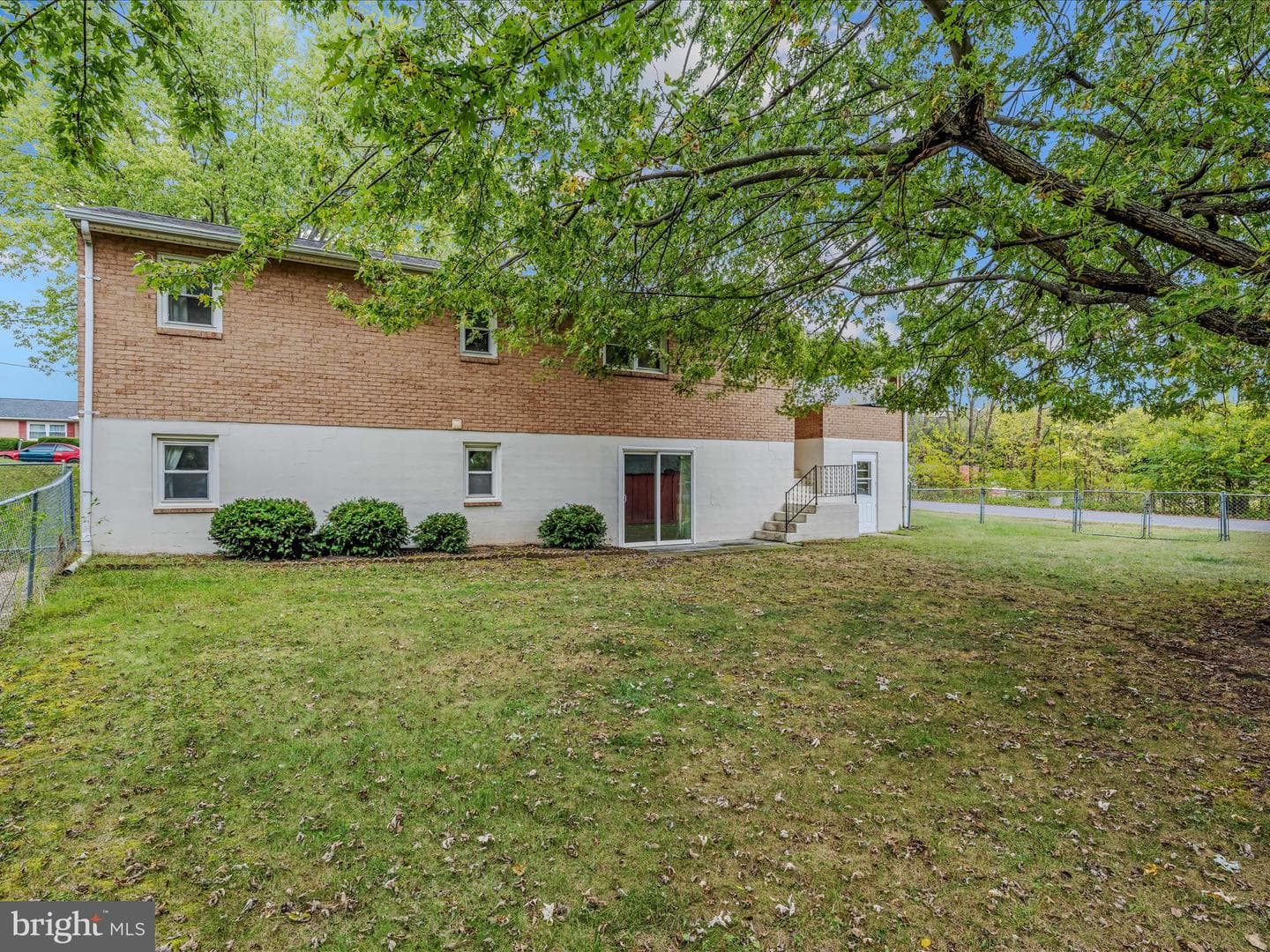 461 Imperial Street photo 33