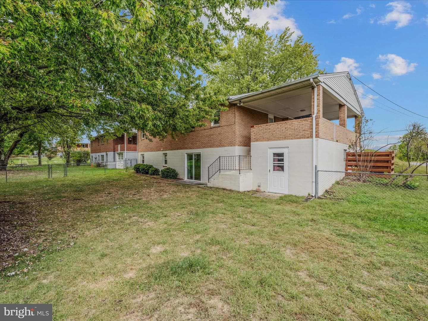 461 Imperial Street photo 34