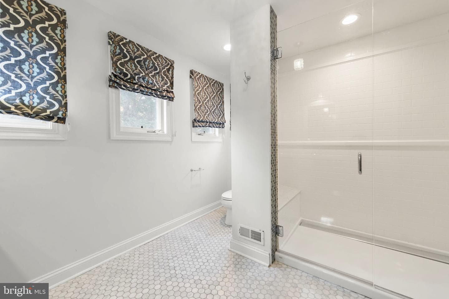 315 W Leicester Street photo 28