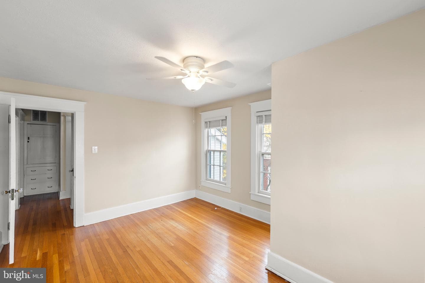 315 W Leicester Street photo 29