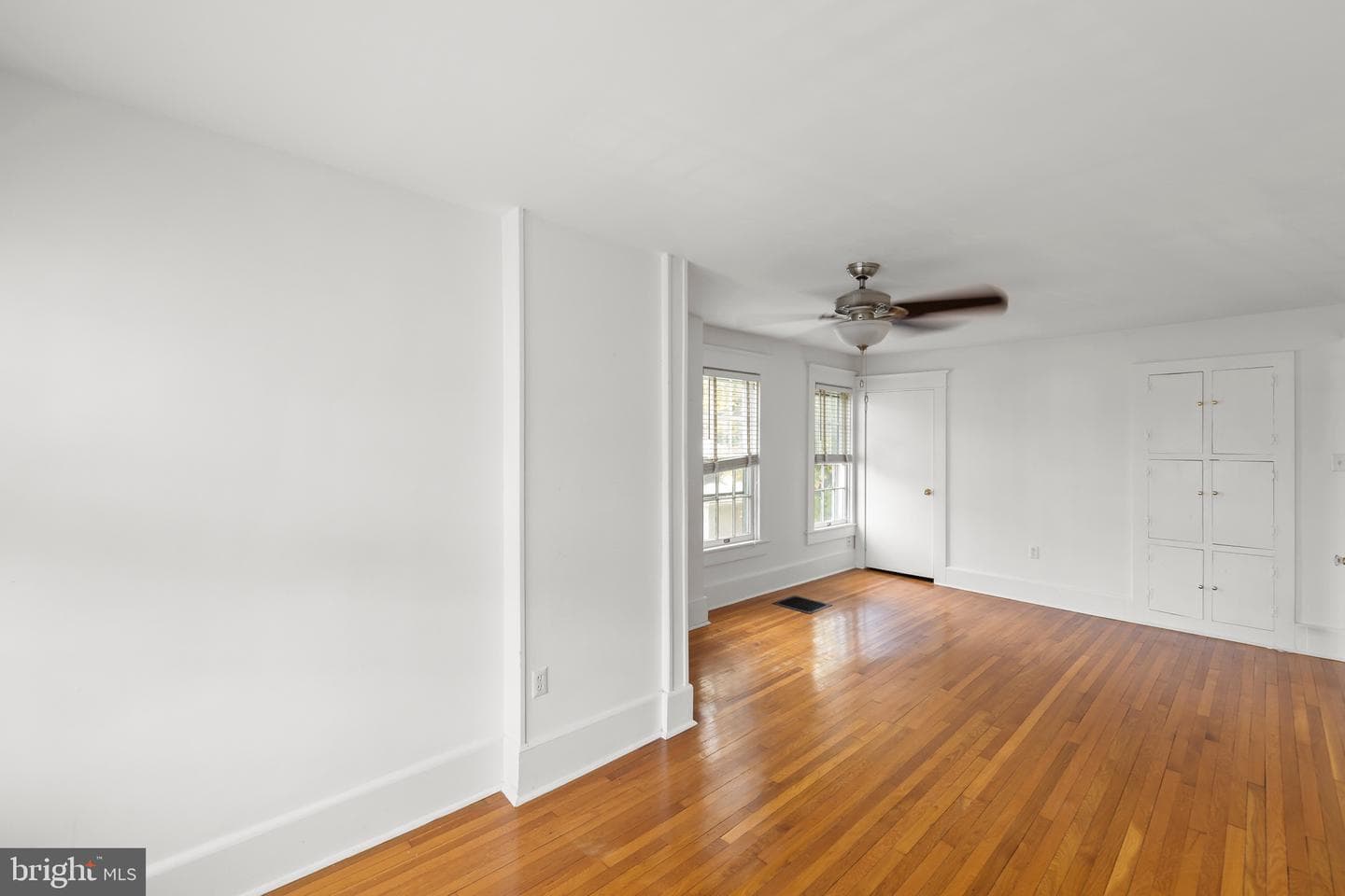 315 W Leicester Street photo 32