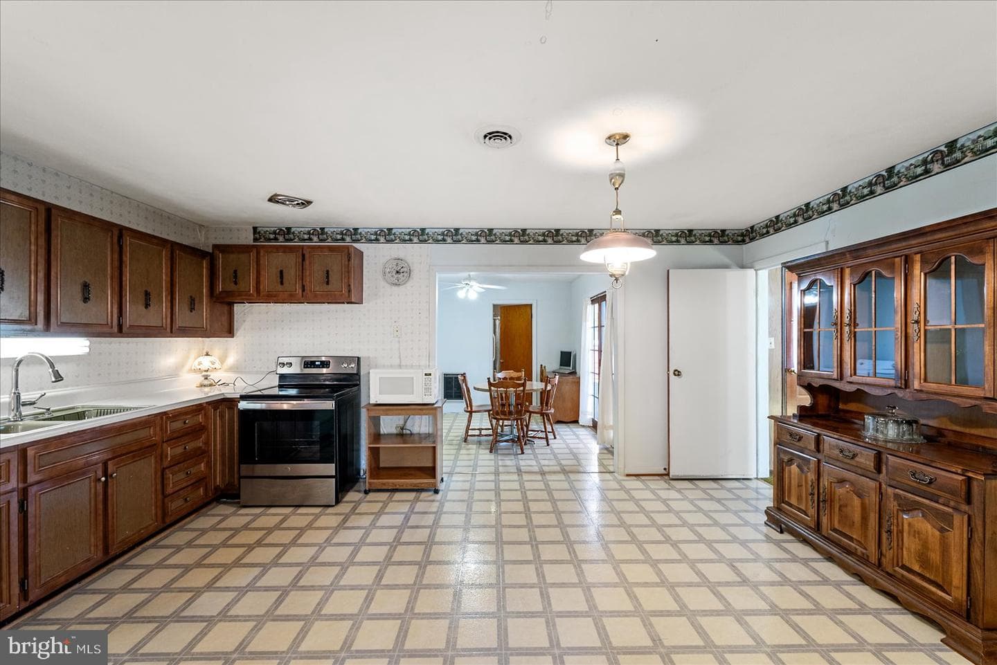 621 Butler Avenue photo 5