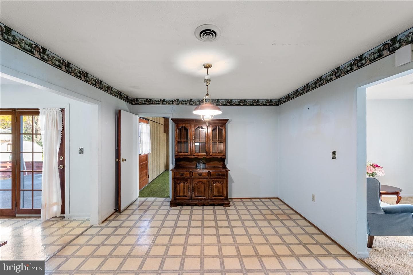621 Butler Avenue photo 8