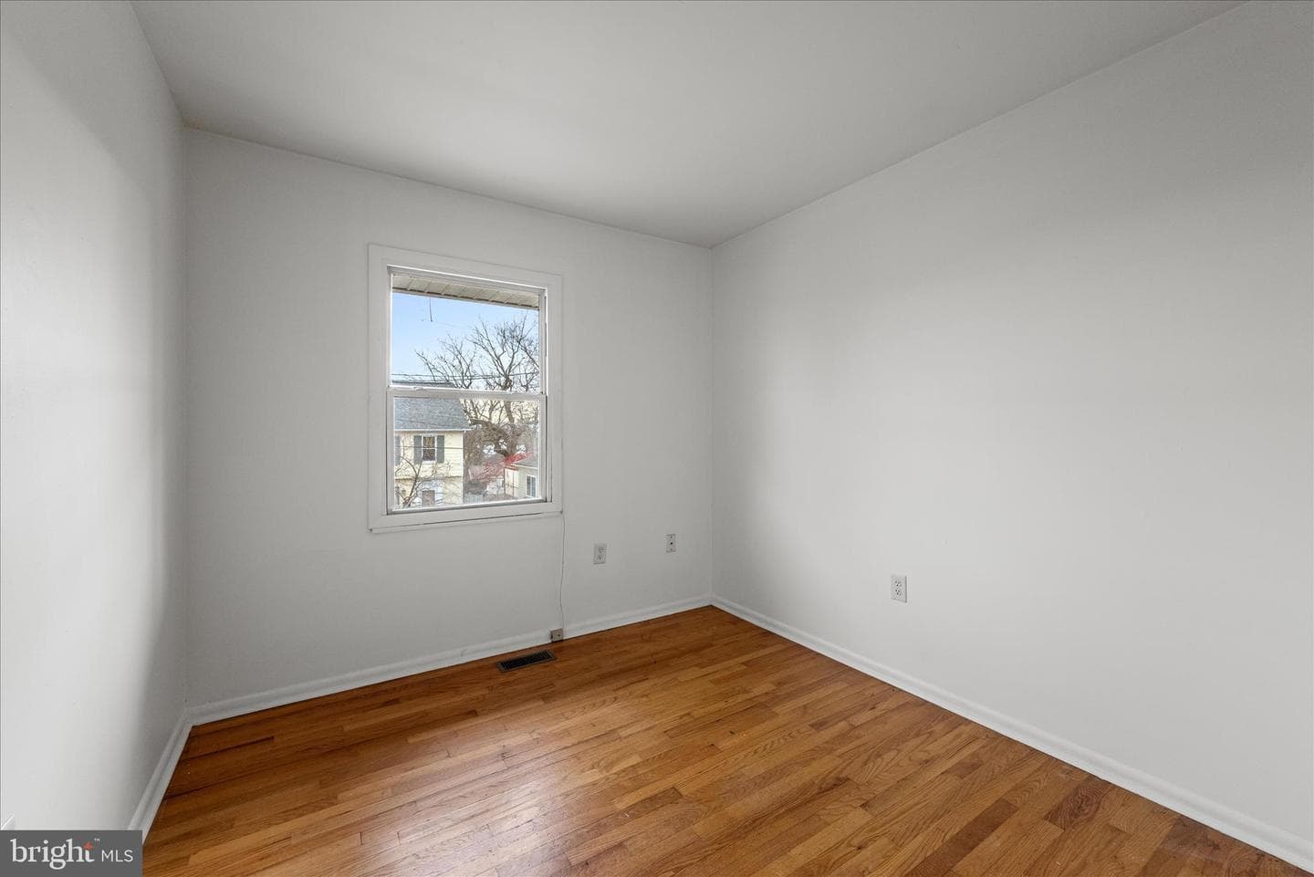 127 Shirley Street photo 20