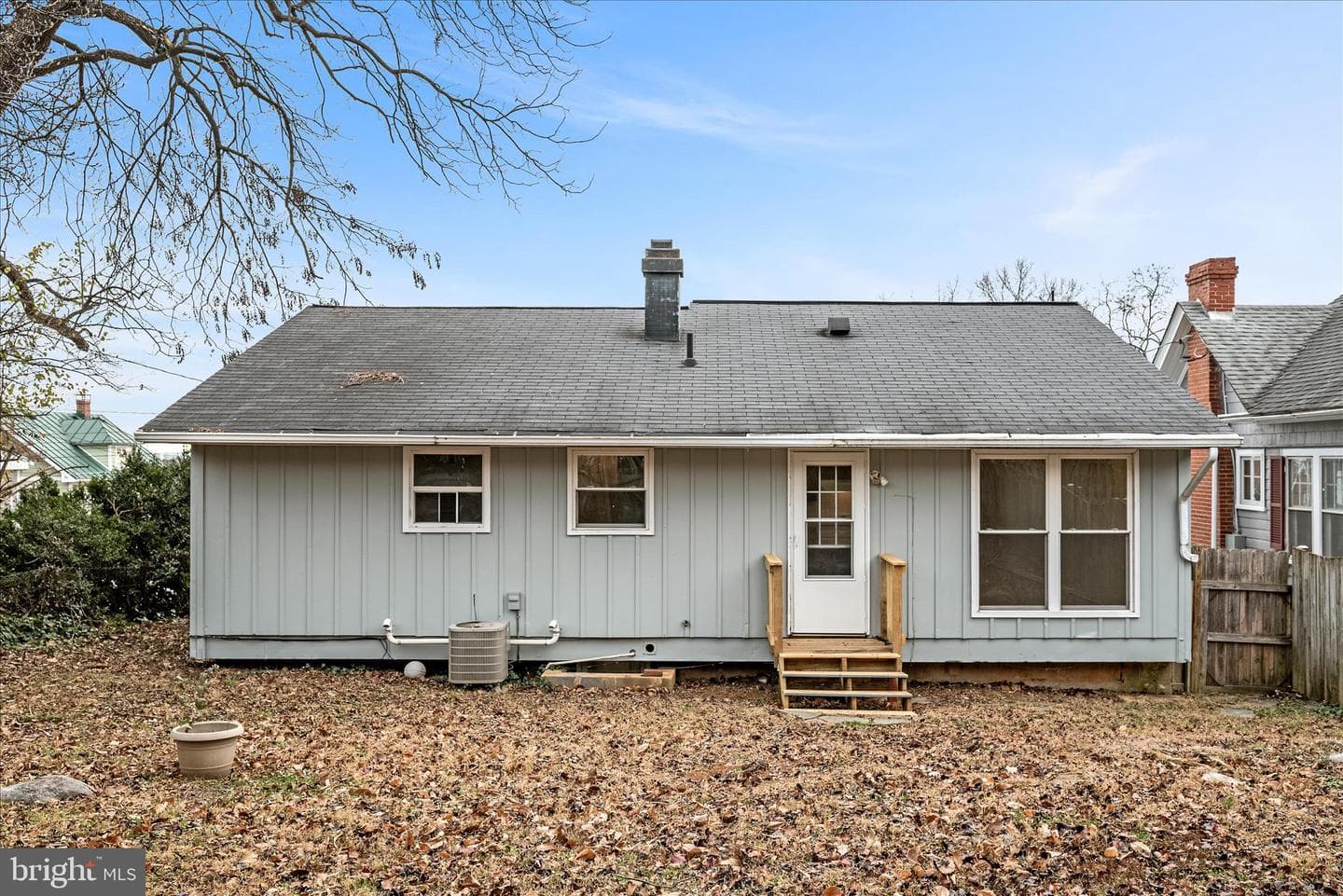 127 Shirley Street photo 33