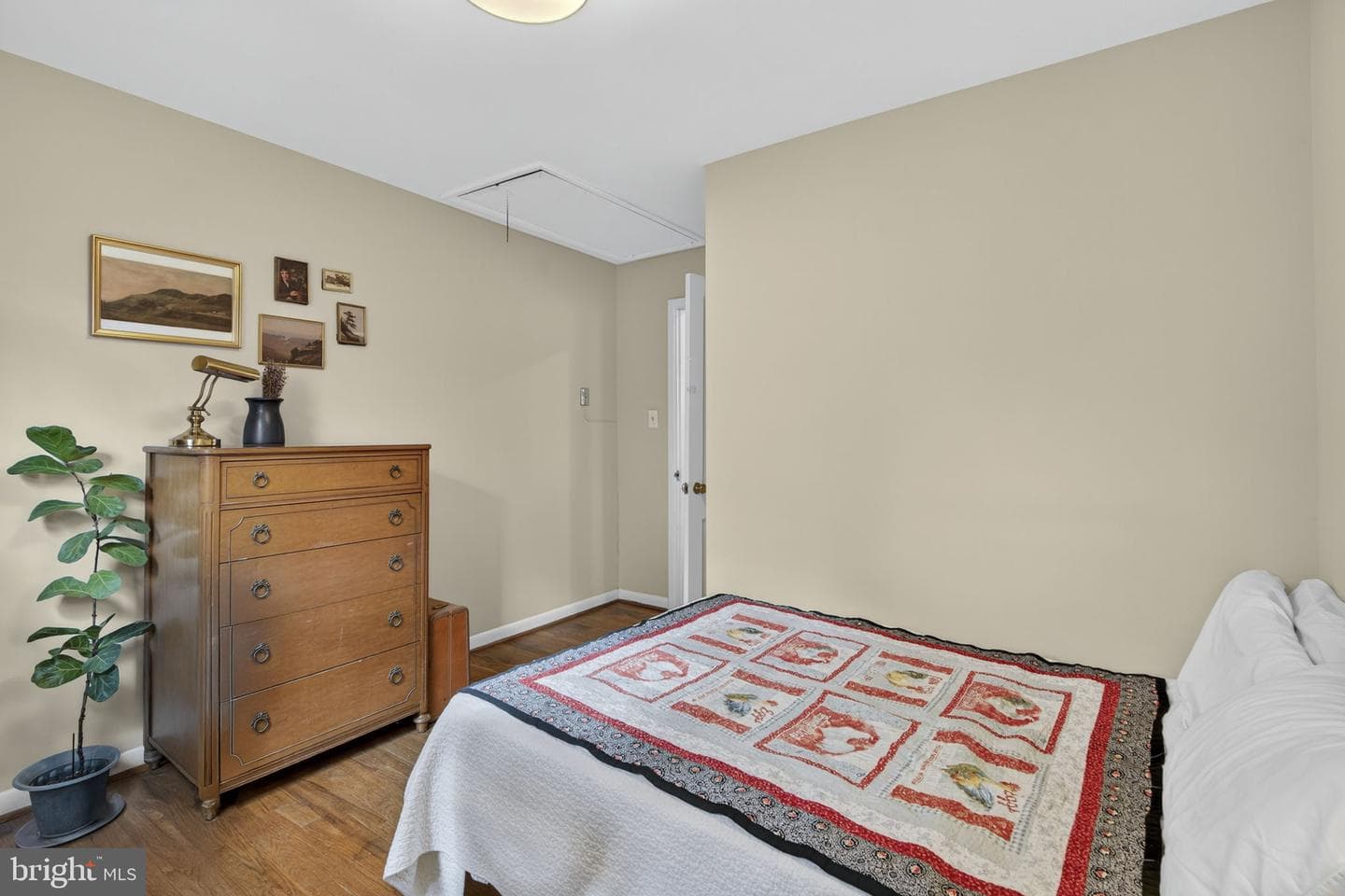 105 W Oates Avenue photo 19