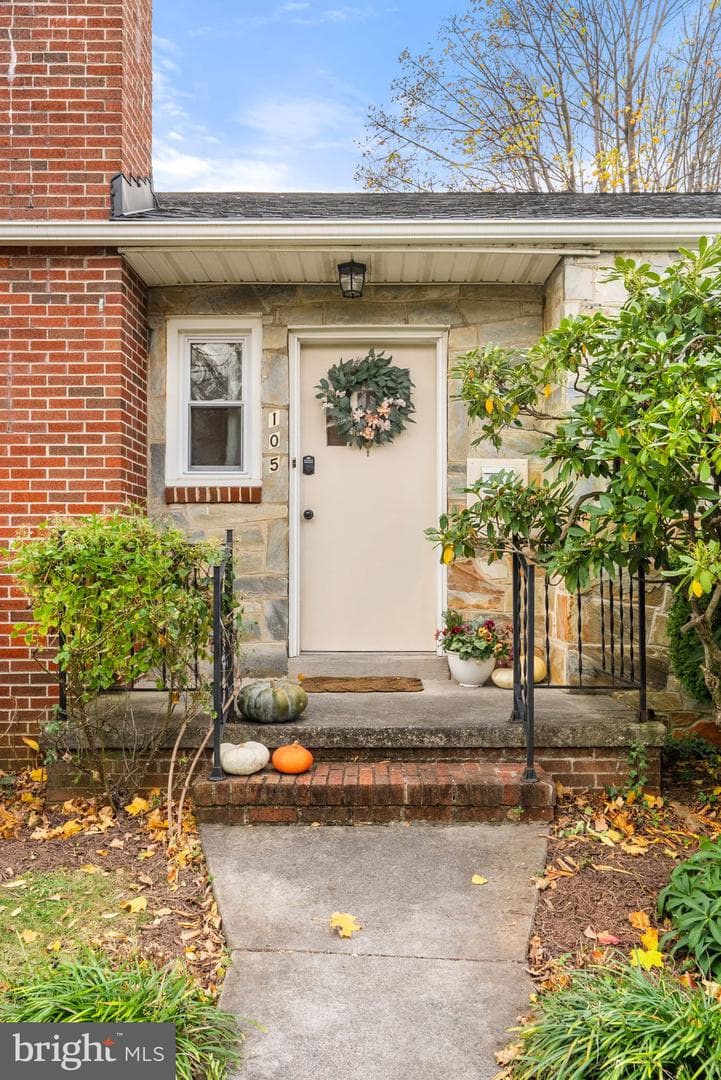 105 W Oates Avenue photo 2