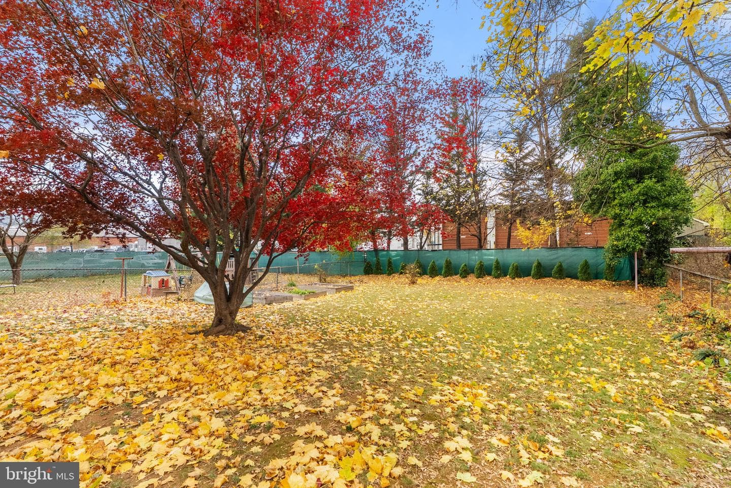 105 W Oates Avenue photo 38