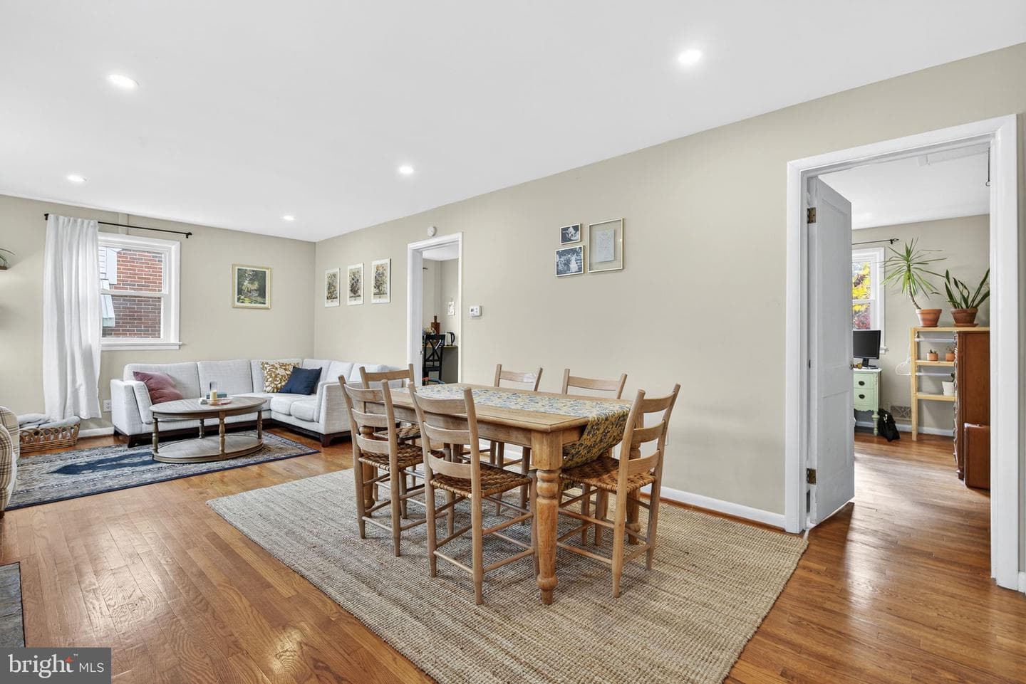 105 W Oates Avenue photo 4