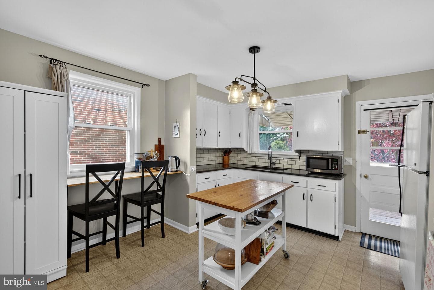 105 W Oates Avenue photo 7